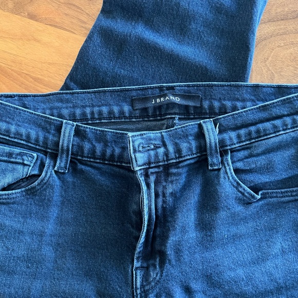 JBRAND MAUDE MID-RISE CIGARETTE JEANS IN SPARK. Size 28. Good condition. - Picture 4 of 7